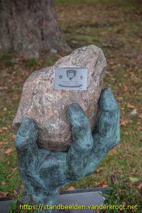 Rotterdam Heijplaat -  Arno de Korte monument
