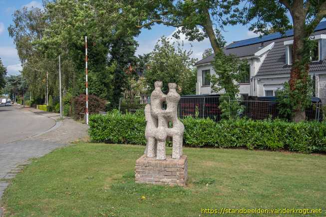 Rozenburg -  Twee figuren op paard