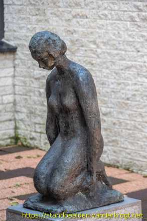 Sliedrecht - Knielende vrouw ("Zittend meisje")