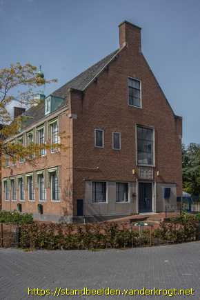 Spijkenisse -  Reliëf Raadhuis