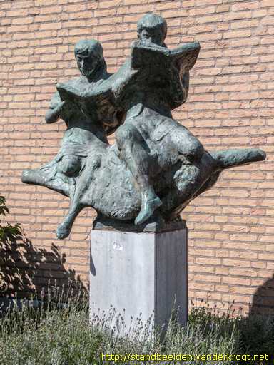 Vlaardingen -  Lezende jongen en meisje