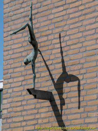 Vlaardingen -  Turnster in handstand