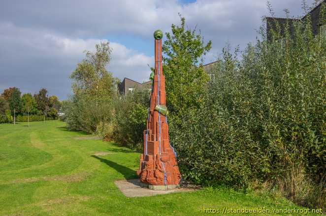 Vlaardingen -  Beeld met waterkruiken