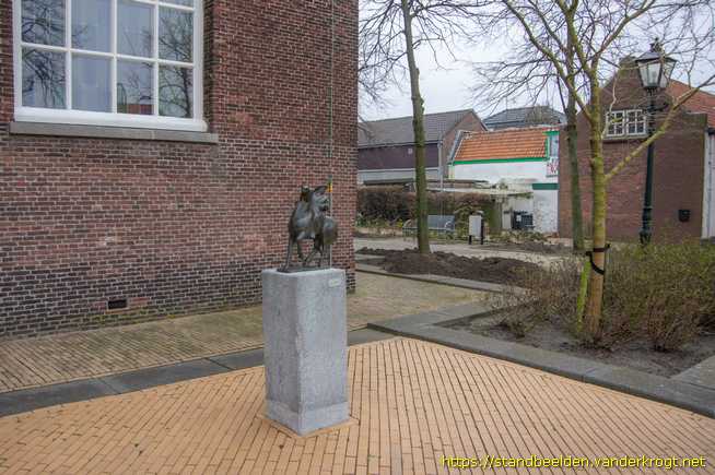 's-Gravenzande -  Paard en ruiter