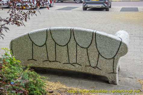 Maasdijk -  Social Sofa 'The mystery of the vanishing eggs'