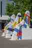 Drie grote zittende figuren