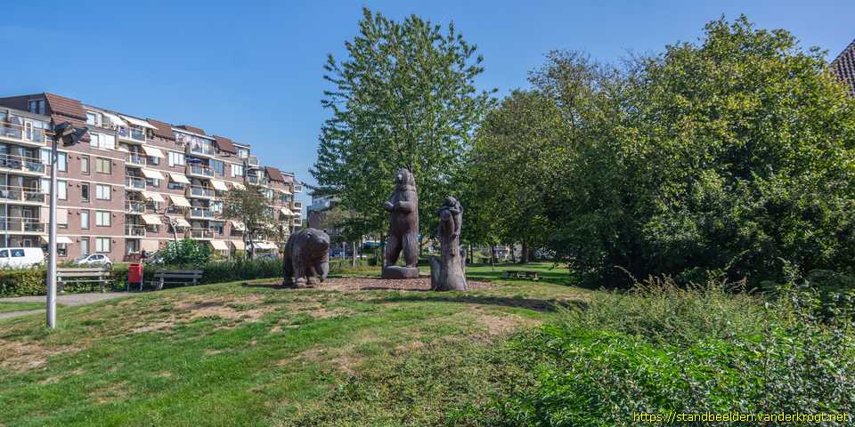Emmen - Spelende beren