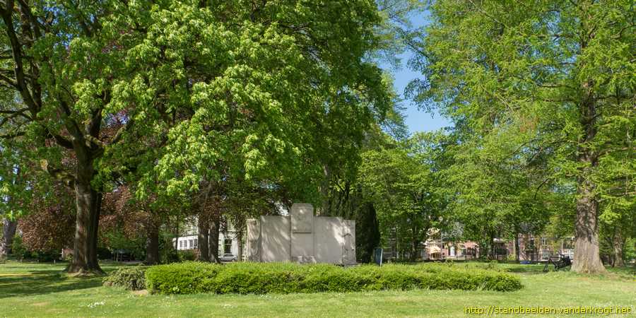 Apeldoorn - Tutein Nolthenius-herinneringsbank