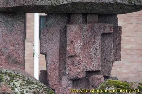 Culemborg - Sculptuur Koningin Wilhelmina College