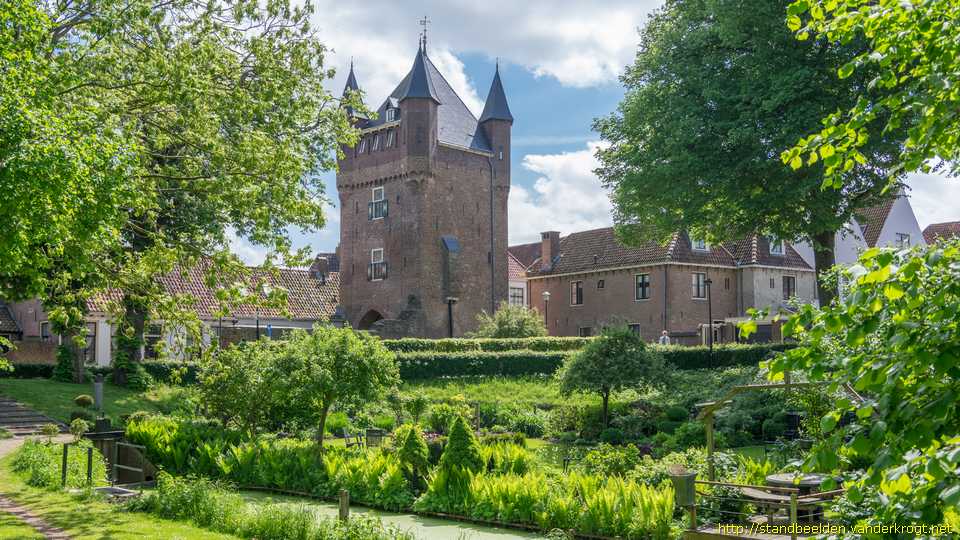 Hattem - Man op de Dijkpoort (De Kakker)