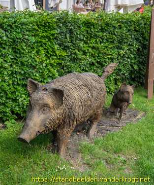 Vierhouten - Houten dierenbeelden