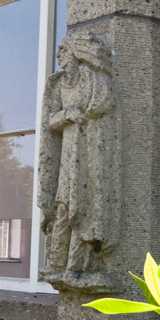 Winterswijk - Gevelbeelden postkantoor