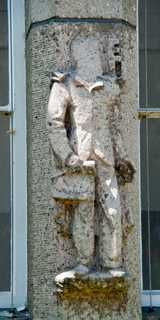 Winterswijk - Gevelbeelden postkantoor