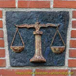 Groningen - Portiekdecoratie Tekens van de Dierenriem Lauwersstraat