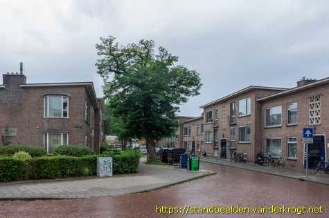 Groningen - Portiekdecoratie Beroepen Merwedestraat