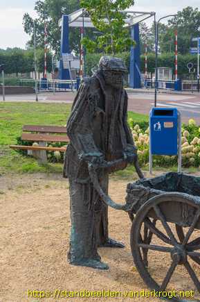 Oude Pekela - Man achter de hondenkar