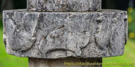 Maastricht - Haan met kippen