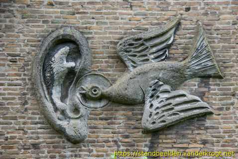 Meerssen - Gevelsculpturen Sint Jozef Arbeider