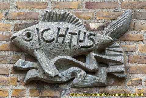 Meerssen - Gevelsculpturen Sint Jozef Arbeider