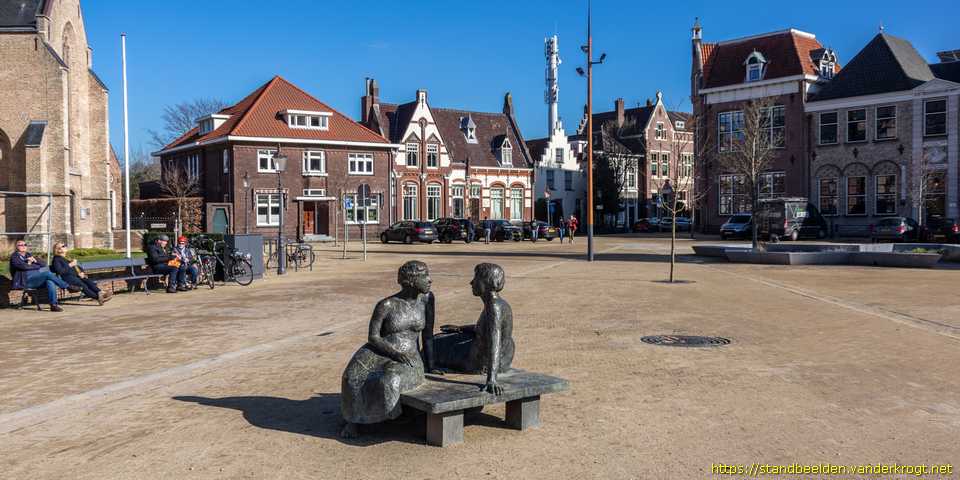 Zevenbergen - Pratende vrouwen