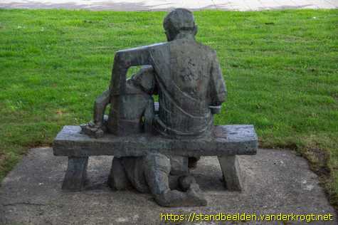 Oosterhout - Man leert kind lezen