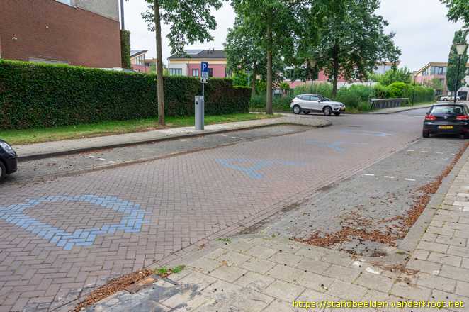 Oss - Kunst is de Liefde in Elke Daad