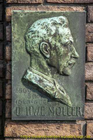 Tilburg - Dr. H.W.E. Moller en zijn vrouw A.E.Th. Bourgonjon