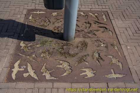 Valkenswaard - Paal met silhouet van een valk