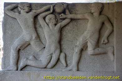 Alkmaar - Spelende jongens en meisjes