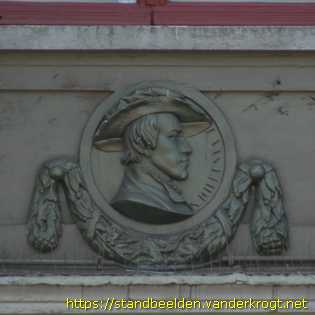 Amsterdam - Portretmedaillons gebouw Arti et Amicitiae