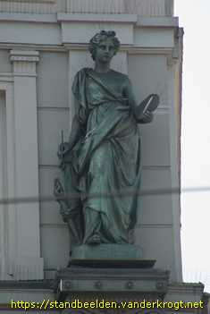Amsterdam - Portretmedaillons gebouw Arti et Amicitiae