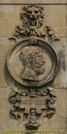Amsterdam - Portretmedaillons Barlaeusgymnasium