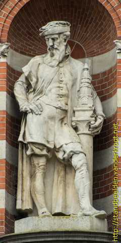 Amsterdam - Gevelbeelden Stedelijk Museum