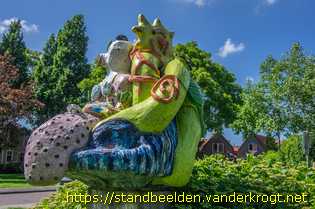 Enkhuizen - Modern beeld (zeemeermin?)