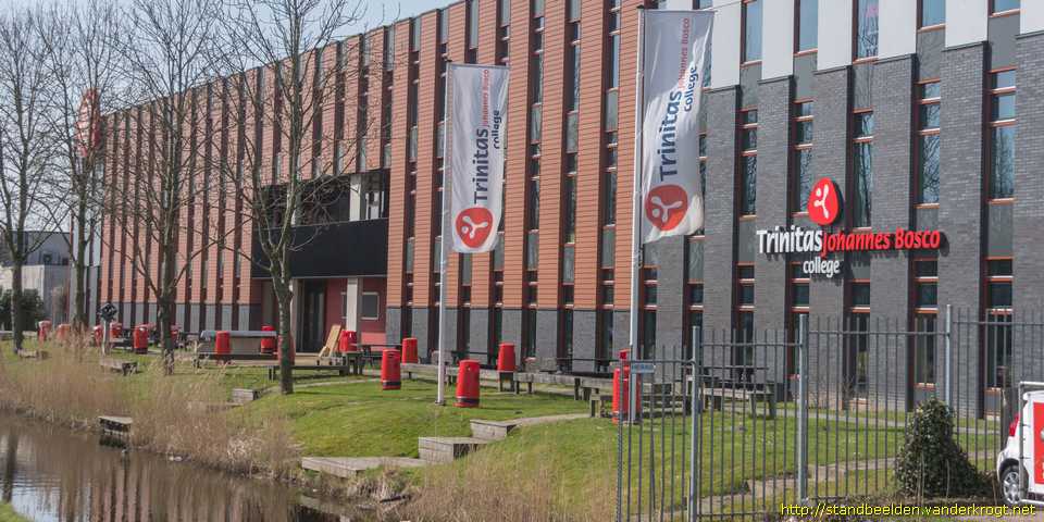 Heerhugowaard - Stoeiende kinderen