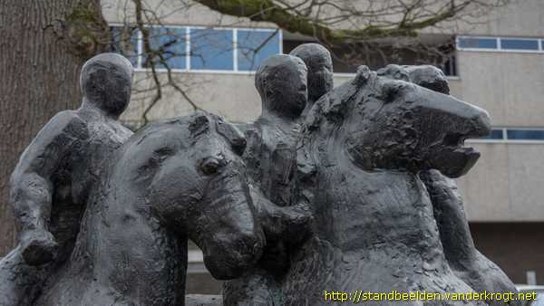 Almelo - Galopperende Ruiters