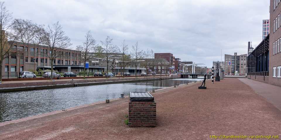 Almelo - Monument voor de daklozen
