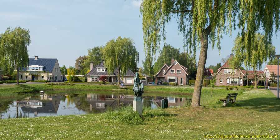 Zenderen - Gehurkte figuur