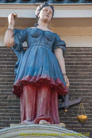 Zwolle - Vrouwe Justitia en twee gevangenen
