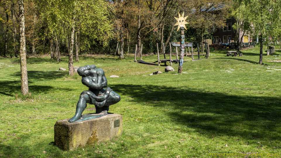 Amersfoort - Gehurkte vrouw