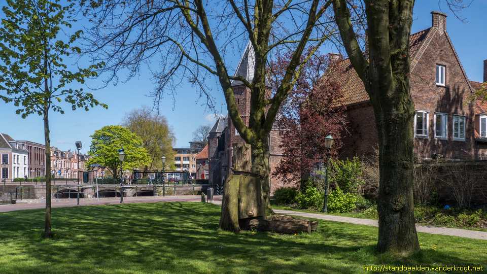 Amersfoort - Sitting Wooden Man (1)