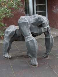 Vianen - Vijf dierenfiguren: Gorilla, Miereneter, Aapjes