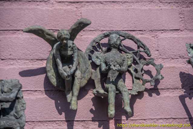 Woerden - Meervoudig wandsculptuur