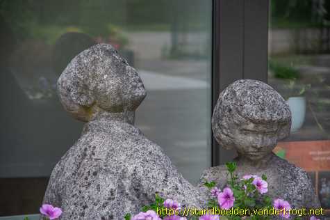 Den Haag - Jongetje en meisje