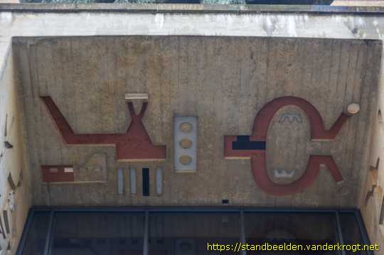 Den Haag - Reliëfs De Taak van de Politie