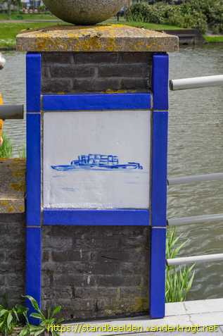 Den Haag - Drie bruggen met Westlandse elementen