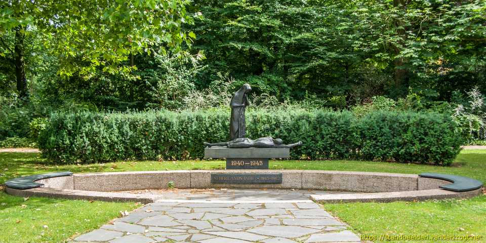 Maassluis - Monument W.O. II