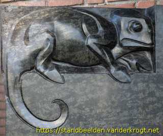 Rotterdam - Uil, ooievaar, salamanders, haan en eend