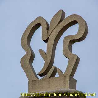 Rotterdam - Dierfiguren op het toegangshek van Blijdorp