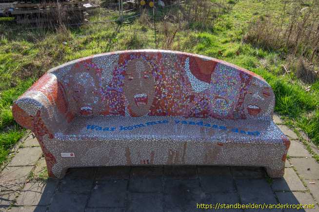 Schiedam - Social Sofa 'Lachende gezichten'